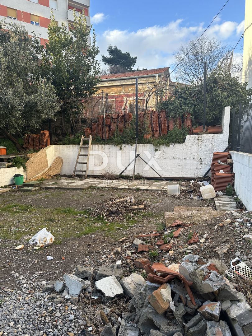 RIJEKA, TRSAT - un'opportunità unica! Terreno edificabile in posizione prestigiosa