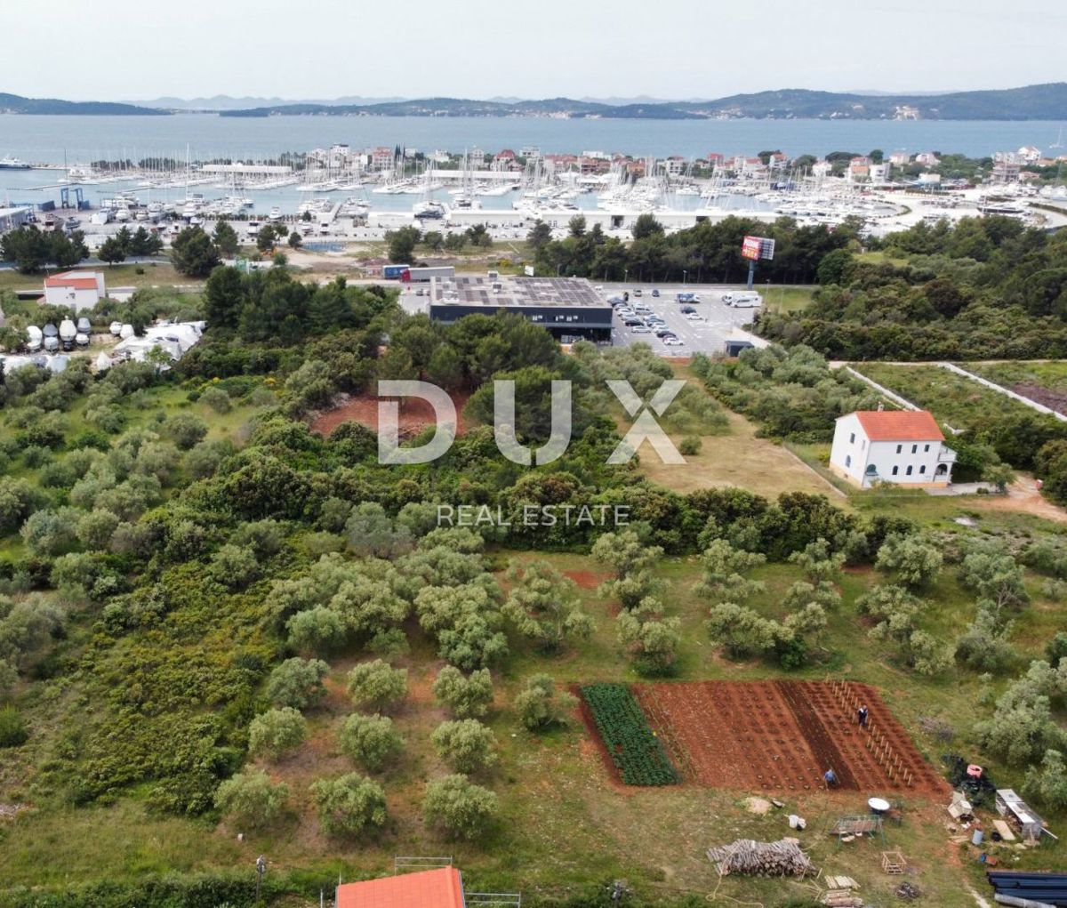 ZADAR, SUKOŠAN - Terreno edificabile a 400 m dal mare