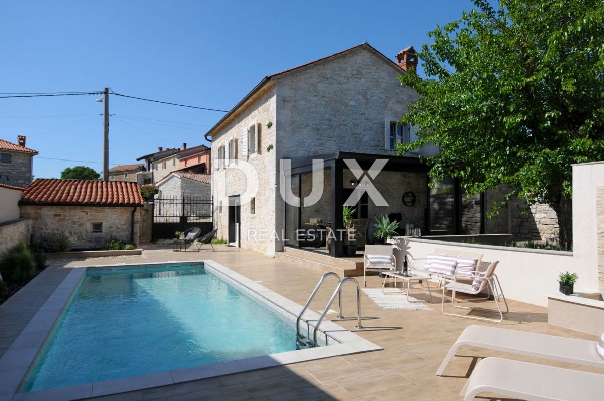 ISTRIA, VIŠNJAN - Bellezza di pietra nel centro di un piccolo villaggio