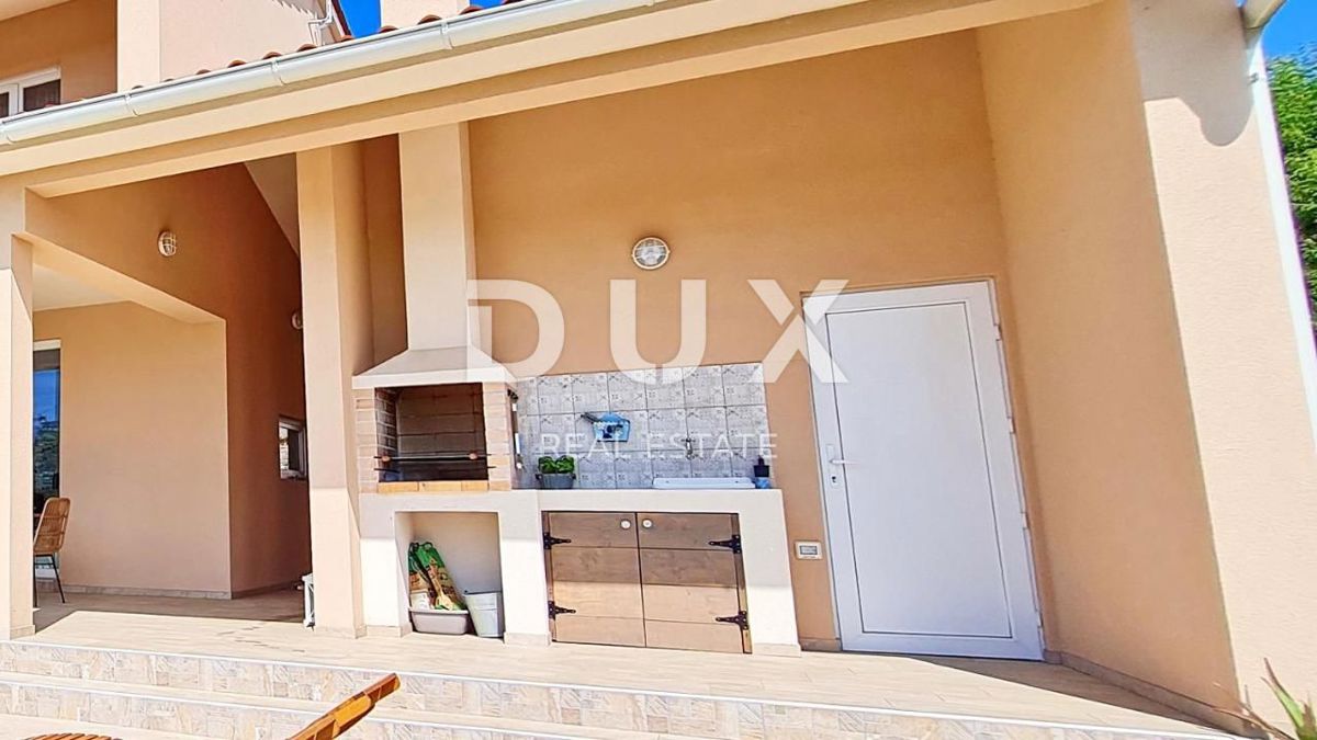 ISTRIA, POLA - Vicino al centro, lontano dai costi: villa a risparmio energetico!