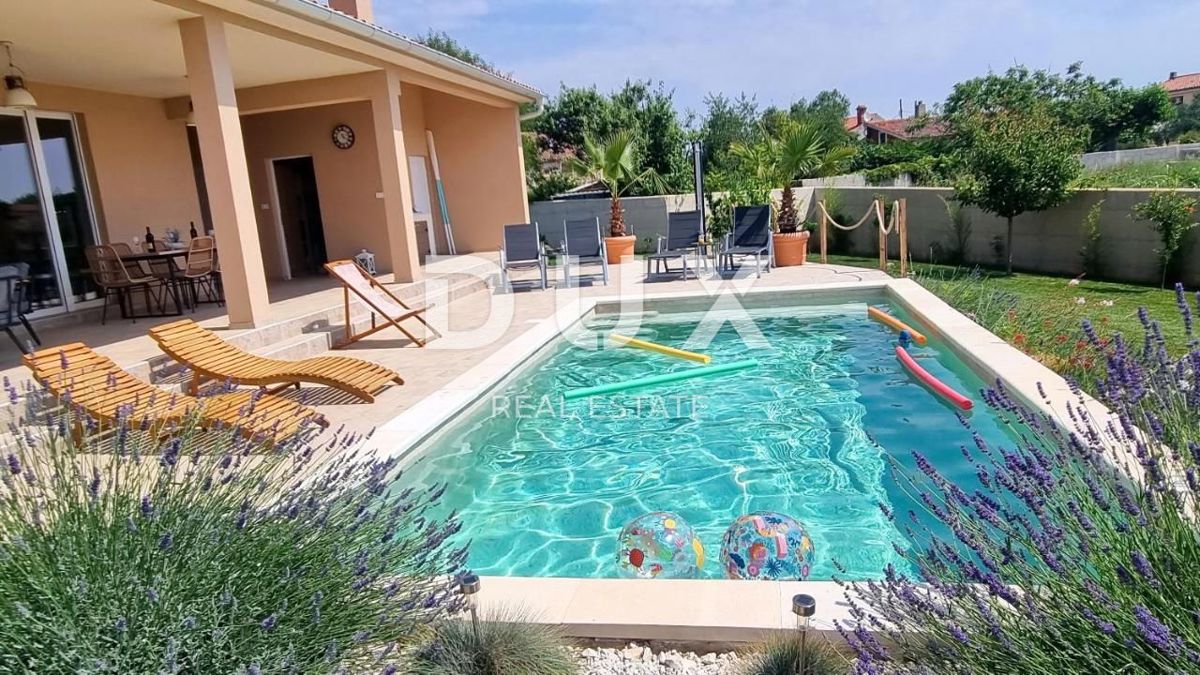 ISTRIA, POLA - Vicino al centro, lontano dai costi: villa a risparmio energetico!
