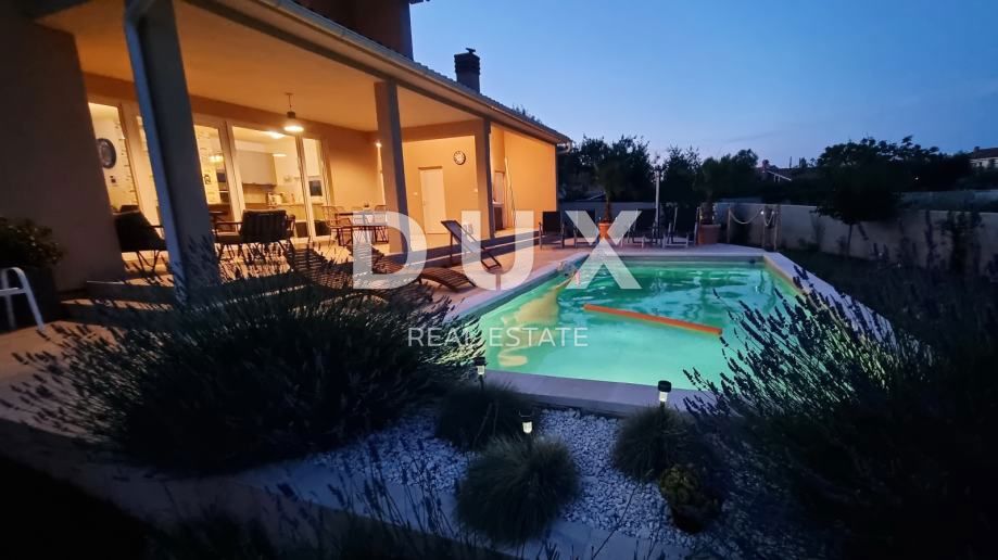 ISTRIA, POLA - Vicino al centro, lontano dai costi: villa a risparmio energetico!