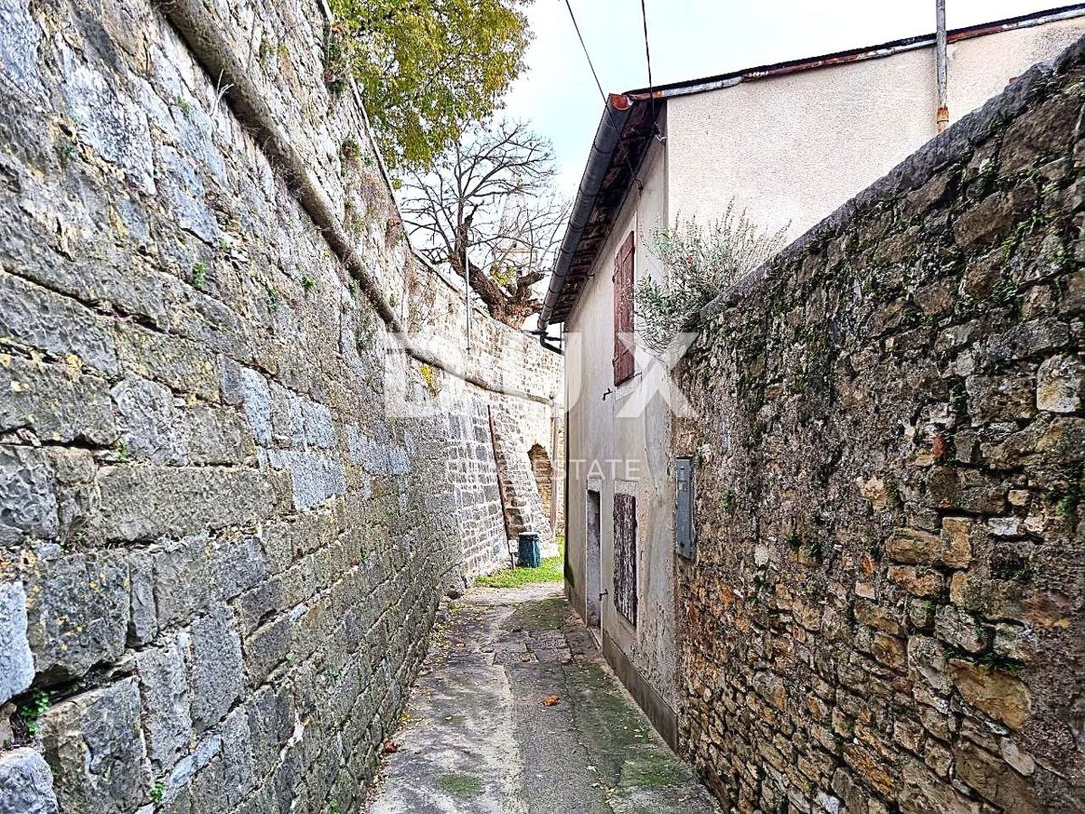 ISTRIA, BUIE - Casa in posizione unica con vista panoramica