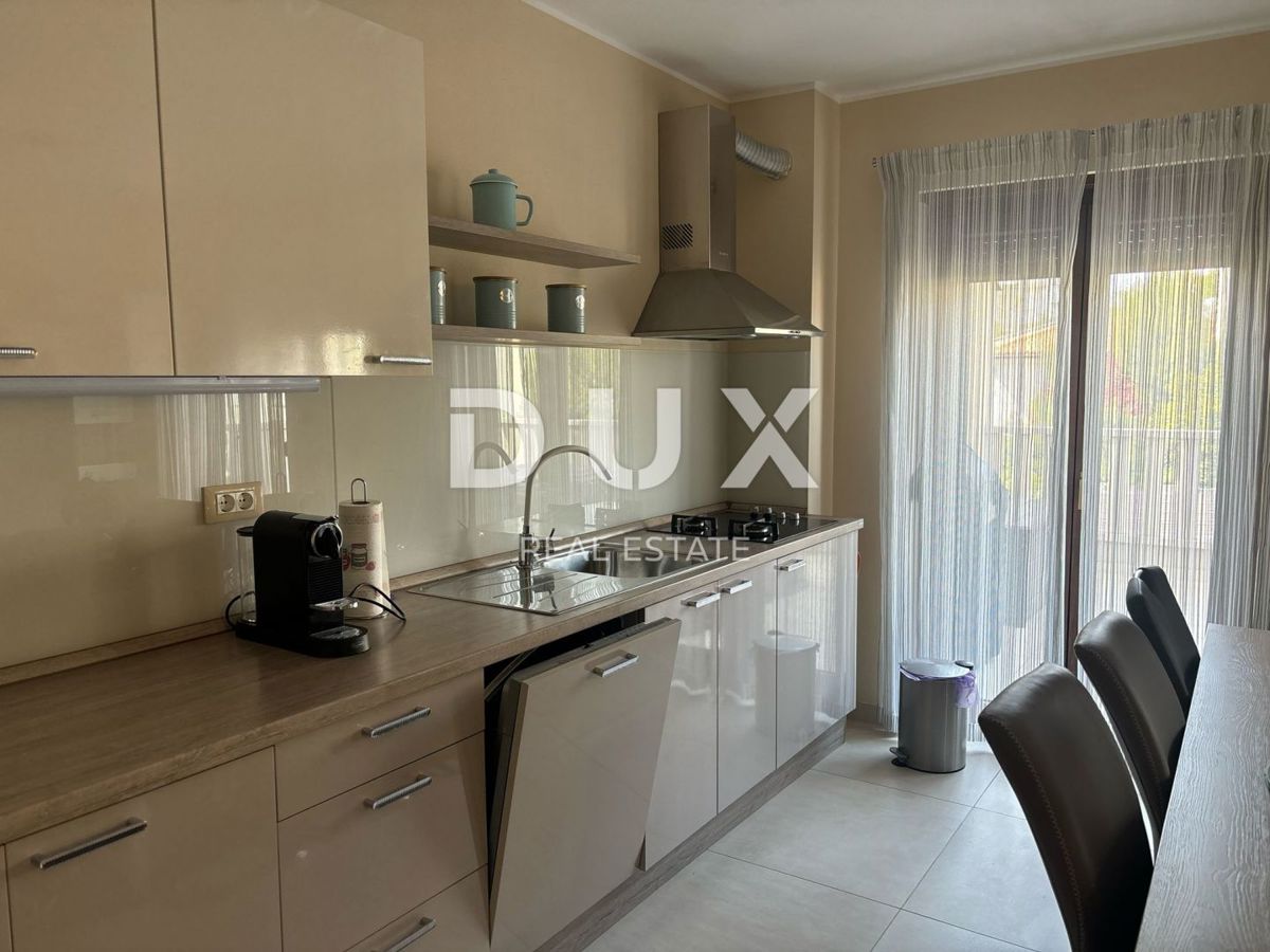 ISTRIA, PREMANTURA - Solo da DUX Real Estate! Appartamento pronto per essere abitato con ampia terrazza a 5 minuti dalla spiaggia!