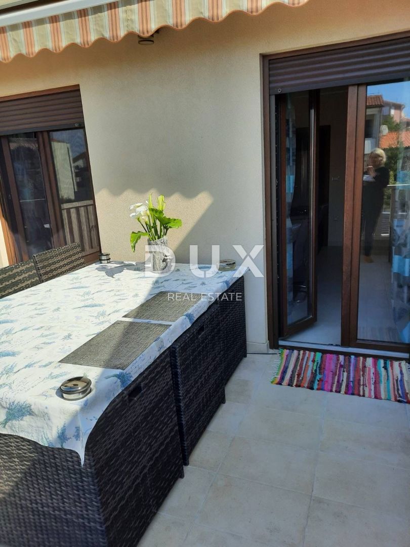 ISTRIA, PREMANTURA - Solo da DUX Real Estate! Appartamento pronto per essere abitato con ampia terrazza a 5 minuti dalla spiaggia!