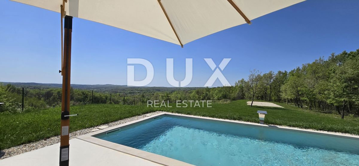 ISTRIA, MONTONA, DINTORNI - Una vista panoramica che vi toglierà il fiato! Bellissima villa fronte verde con completa privacy