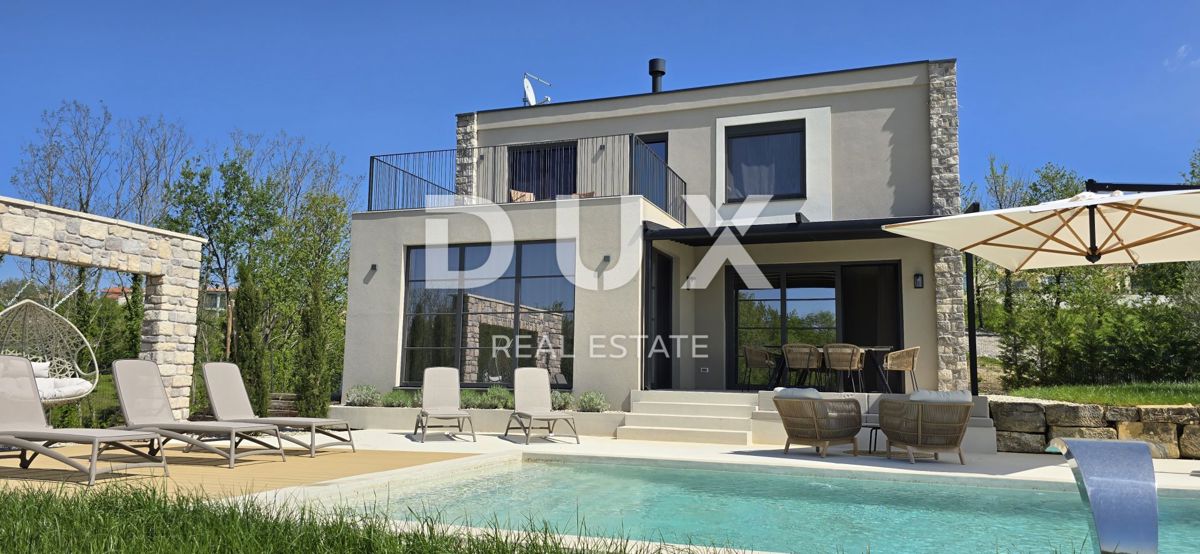 ISTRIA, MONTONA, DINTORNI - Una vista panoramica che vi toglierà il fiato! Bellissima villa fronte verde con completa privacy