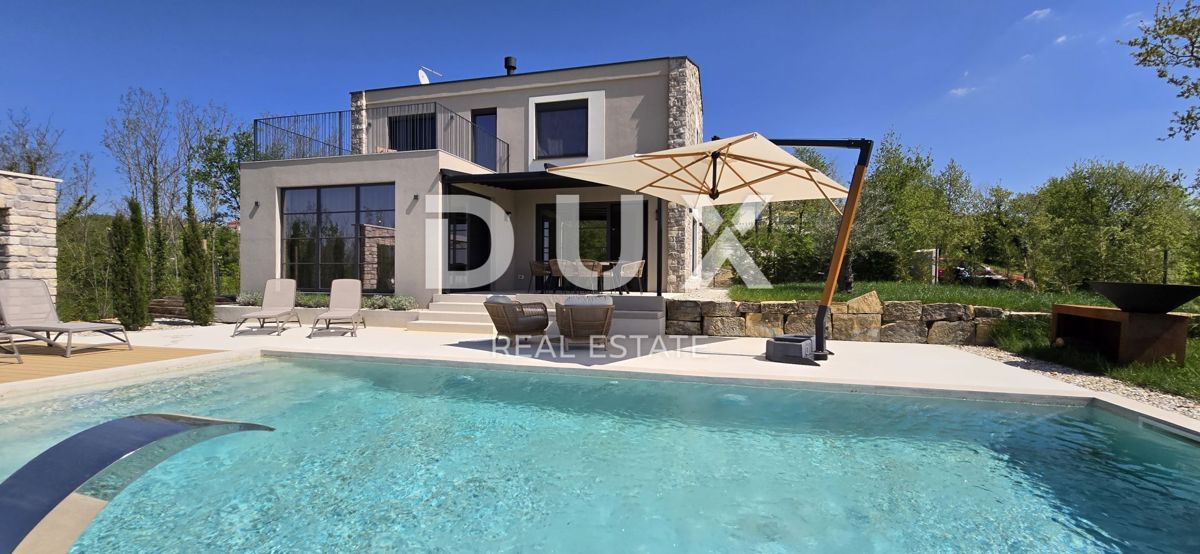 ISTRIA, MONTONA, DINTORNI - Una vista panoramica che vi toglierà il fiato! Bellissima villa fronte verde con completa privacy