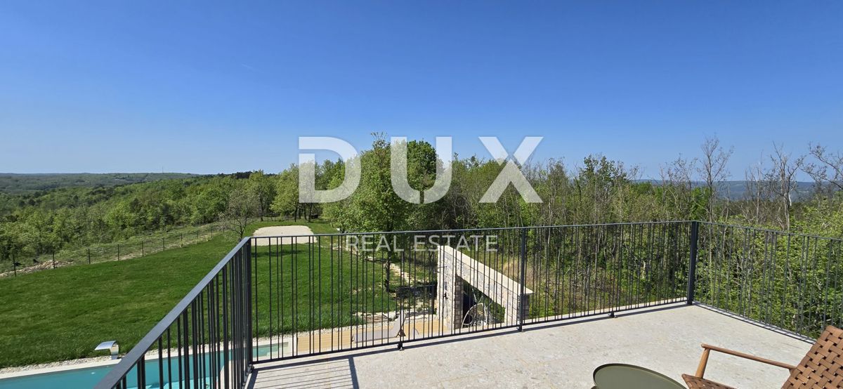 ISTRIA, MONTONA, DINTORNI - Una vista panoramica che vi toglierà il fiato! Bellissima villa fronte verde con completa privacy