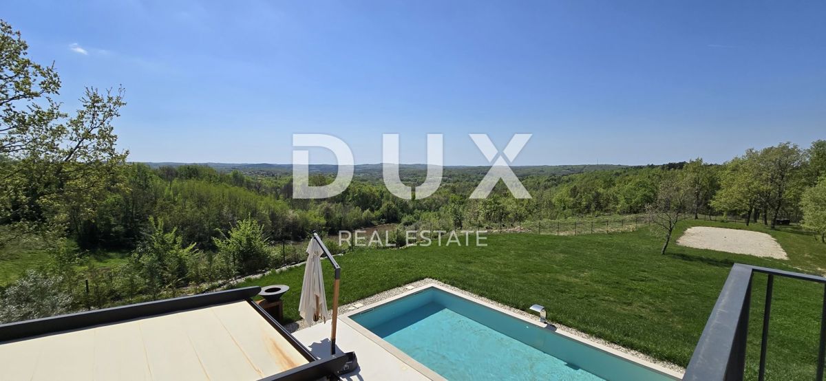 ISTRIA, MONTONA, DINTORNI - Una vista panoramica che vi toglierà il fiato! Bellissima villa fronte verde con completa privacy