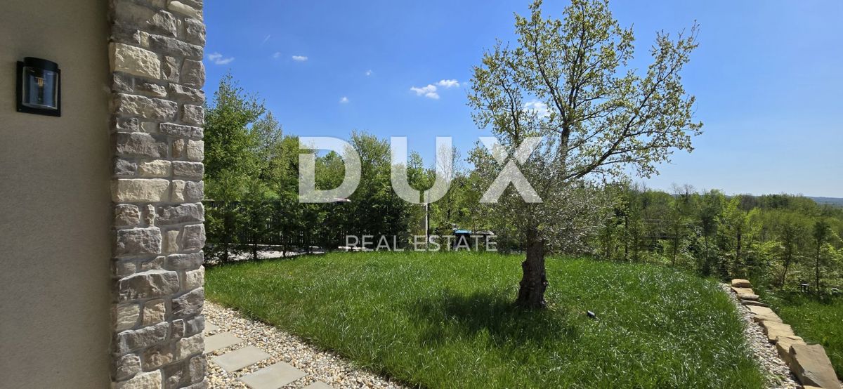 ISTRIA, MONTONA, DINTORNI - Una vista panoramica che vi toglierà il fiato! Bellissima villa fronte verde con completa privacy