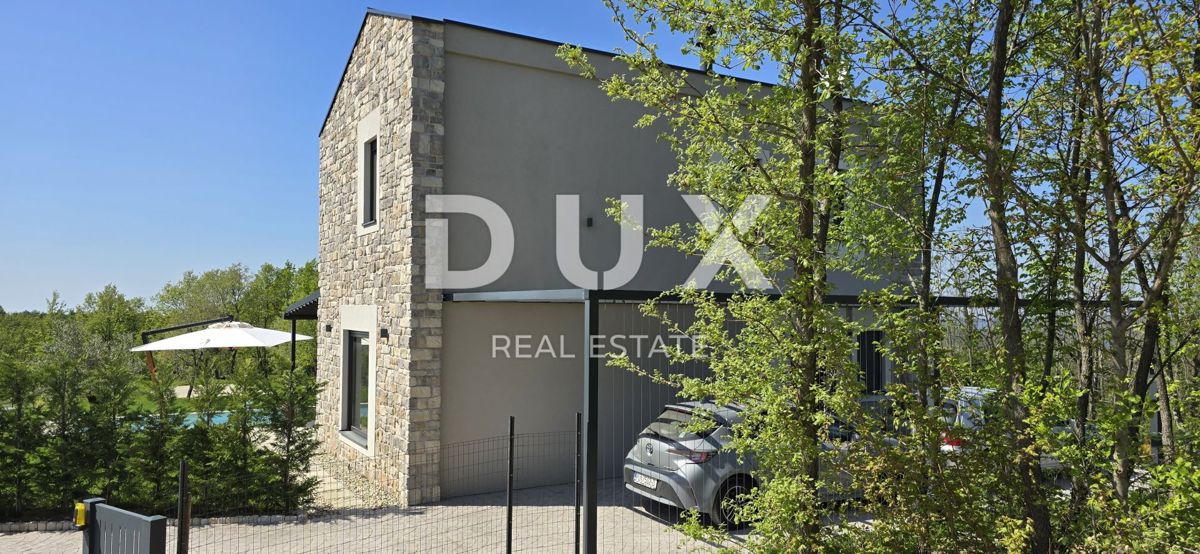 ISTRIA, MONTONA, DINTORNI - Una vista panoramica che vi toglierà il fiato! Bellissima villa fronte verde con completa privacy