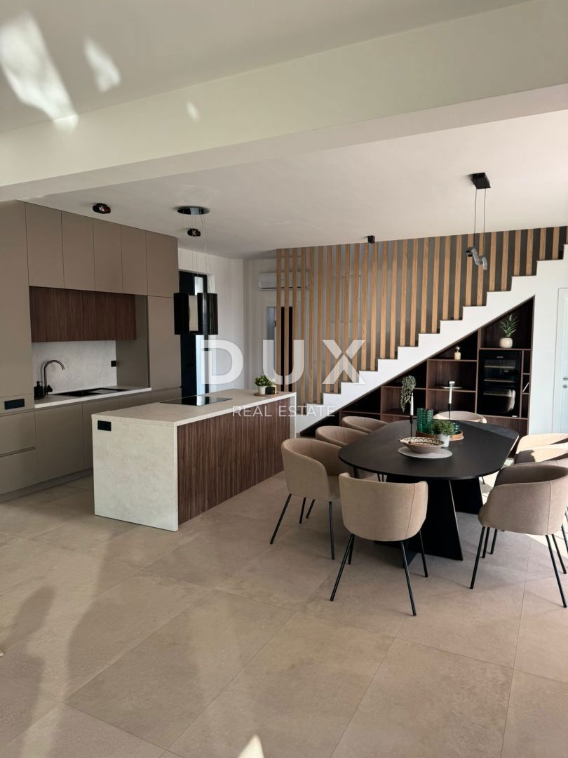 ISOLA DI PAG, KOLAN - villa 200m2 con piscina + area 400m2