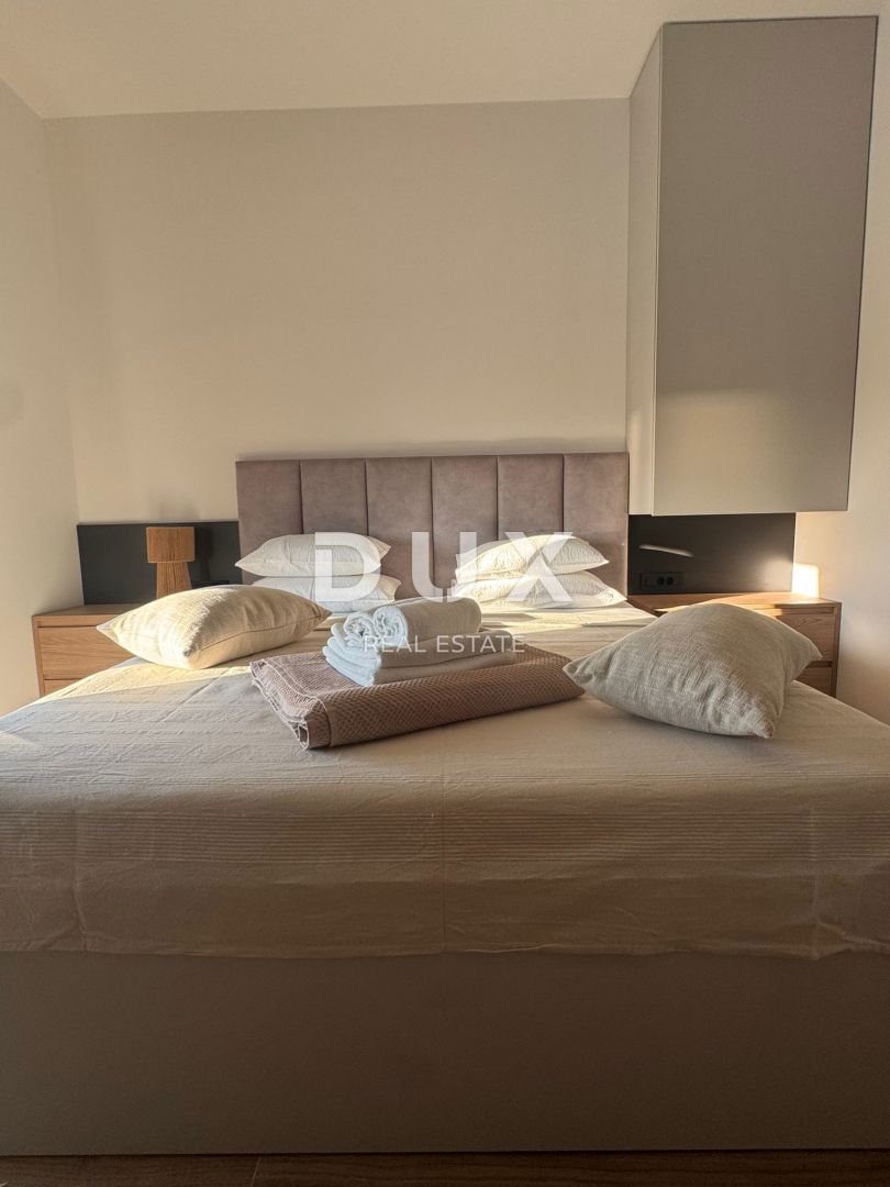 ISOLA DI PAG, KOLAN - villa 200m2 con piscina + area 400m2