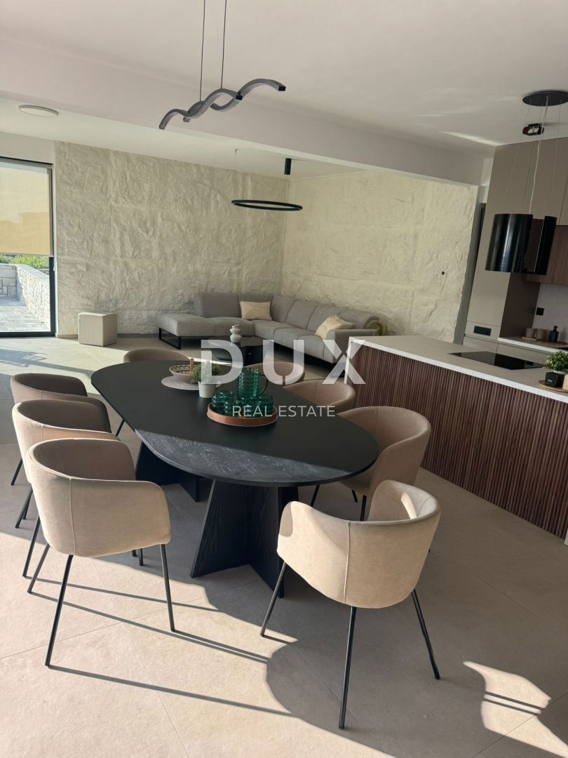 ISOLA DI PAG, KOLAN - villa 200m2 con piscina + area 400m2