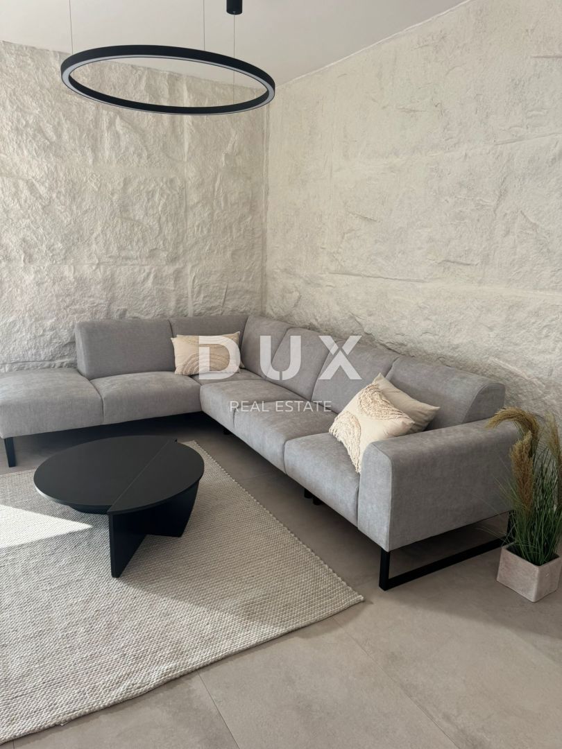 ISOLA DI PAG, KOLAN - villa 200m2 con piscina + area 400m2