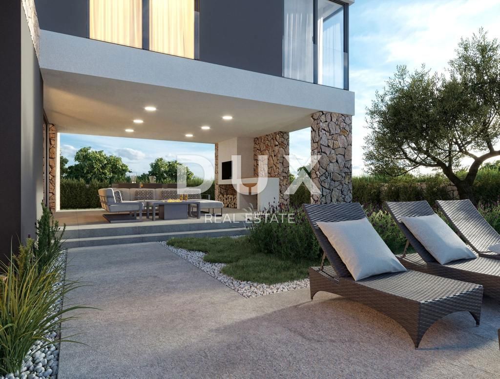 ISOLA DI PAG, KOLAN - villa 200m2 con piscina + area 400m2