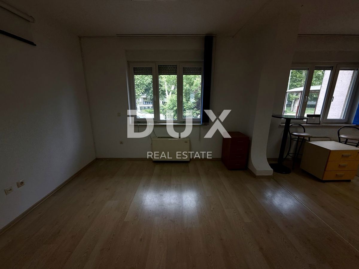 ZAGABRIA, VOLTINO - edificio commerciale 266 m² GFA, 4 piani, 4 posti auto!