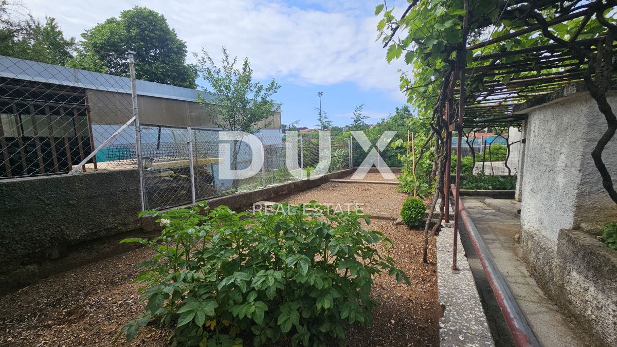 ČAVLE - casa con garage e giardino in un ambiente molto tranquillo