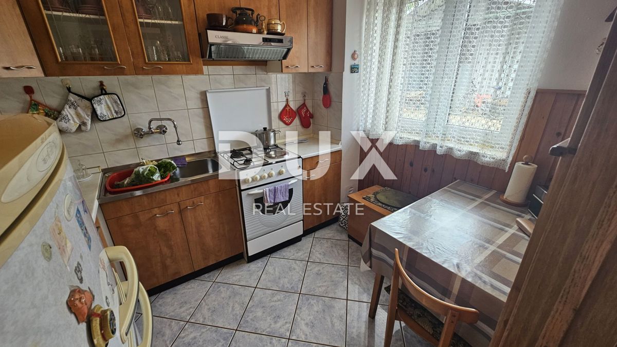 ČAVLE - casa con garage e giardino in un ambiente molto tranquillo