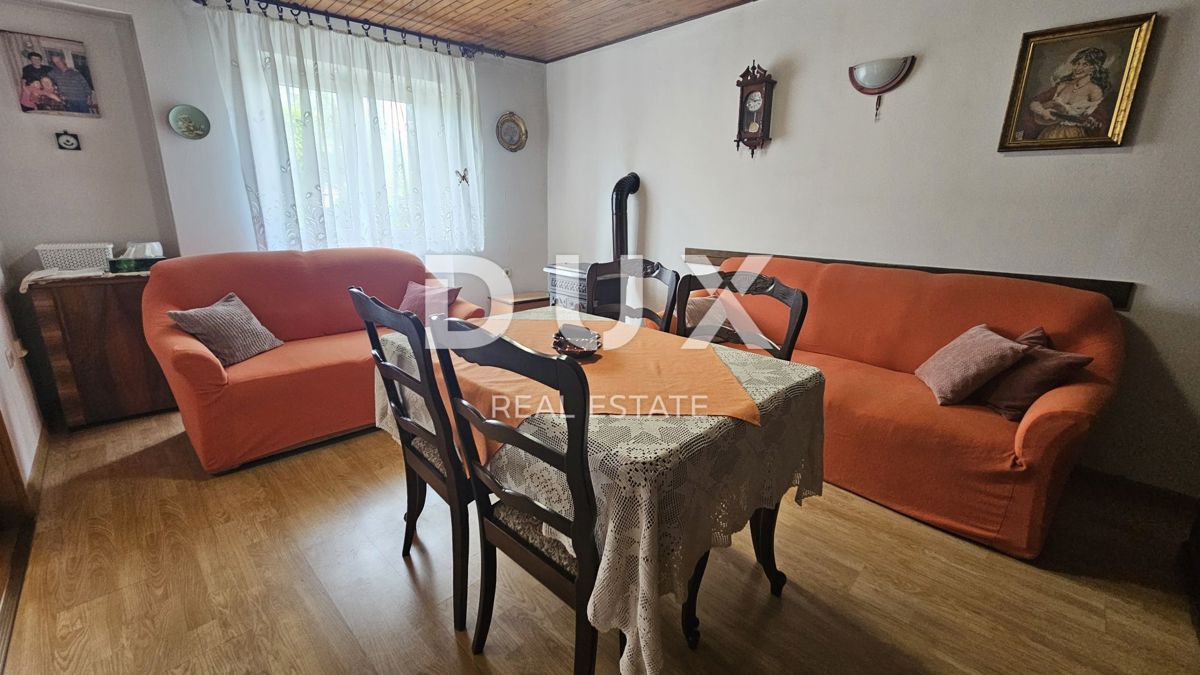 ČAVLE - casa con garage e giardino in un ambiente molto tranquillo