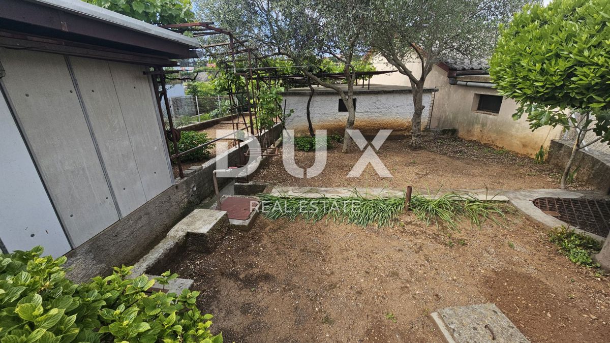 ČAVLE - casa con garage e giardino in un ambiente molto tranquillo