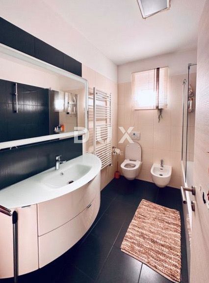 ISTRIA, POLA - Appartamento spazioso e modernamente arredato, 103 m², 1° piano 