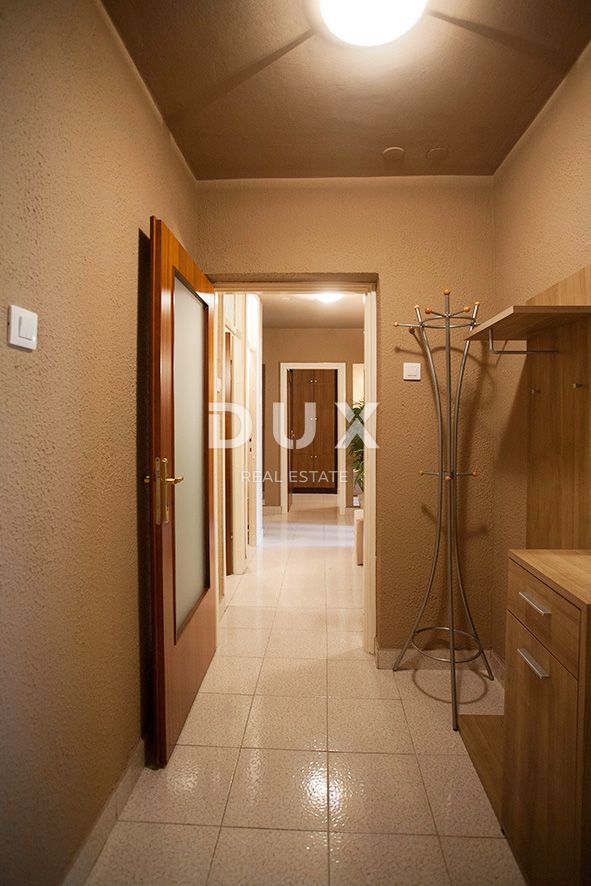 RIJEKA, BELVEDER - appartamento con tre camere da letto e soggiorno