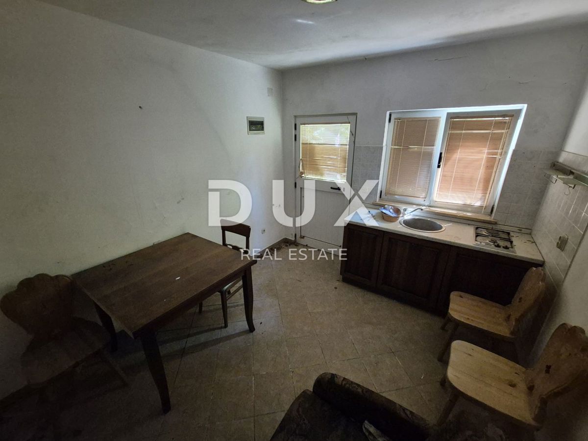 ISTRIA, POMER - Due case circondate da uliveti e boschi con vista mare 