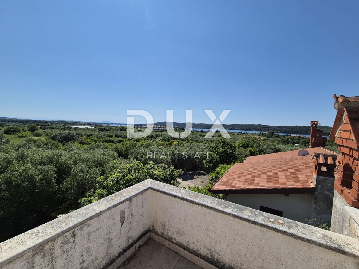 ISTRIA, POMER - Due case circondate da uliveti e boschi con vista mare 