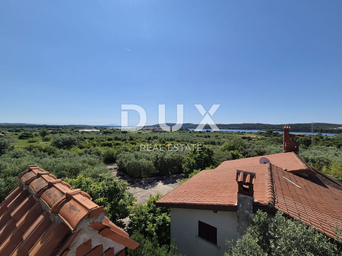 ISTRIA, POMER - Due case circondate da uliveti e boschi con vista mare 