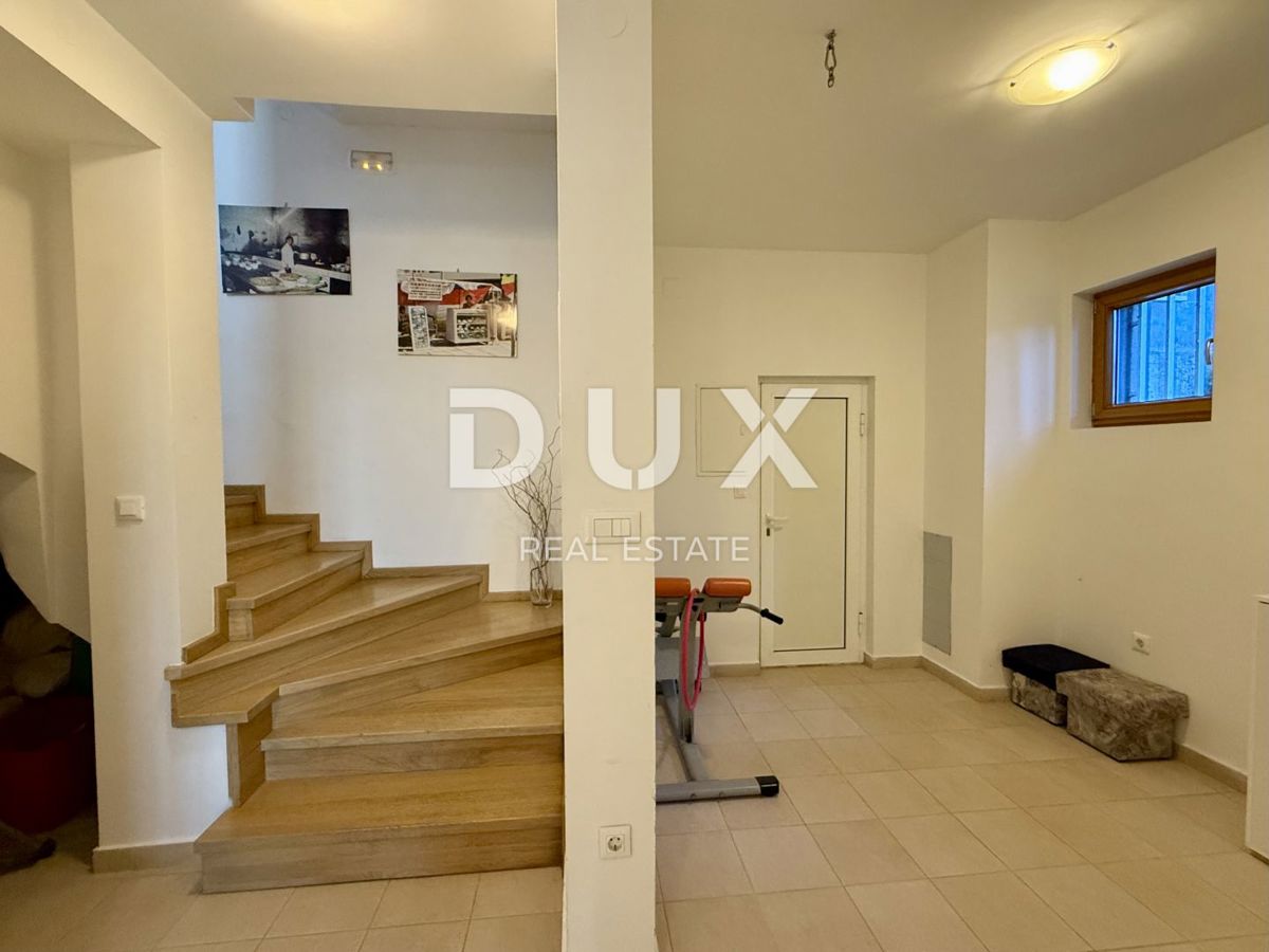 ZAGABRIA, TRSJE - Lussuosa casa familiare con piscina e vista panoramica