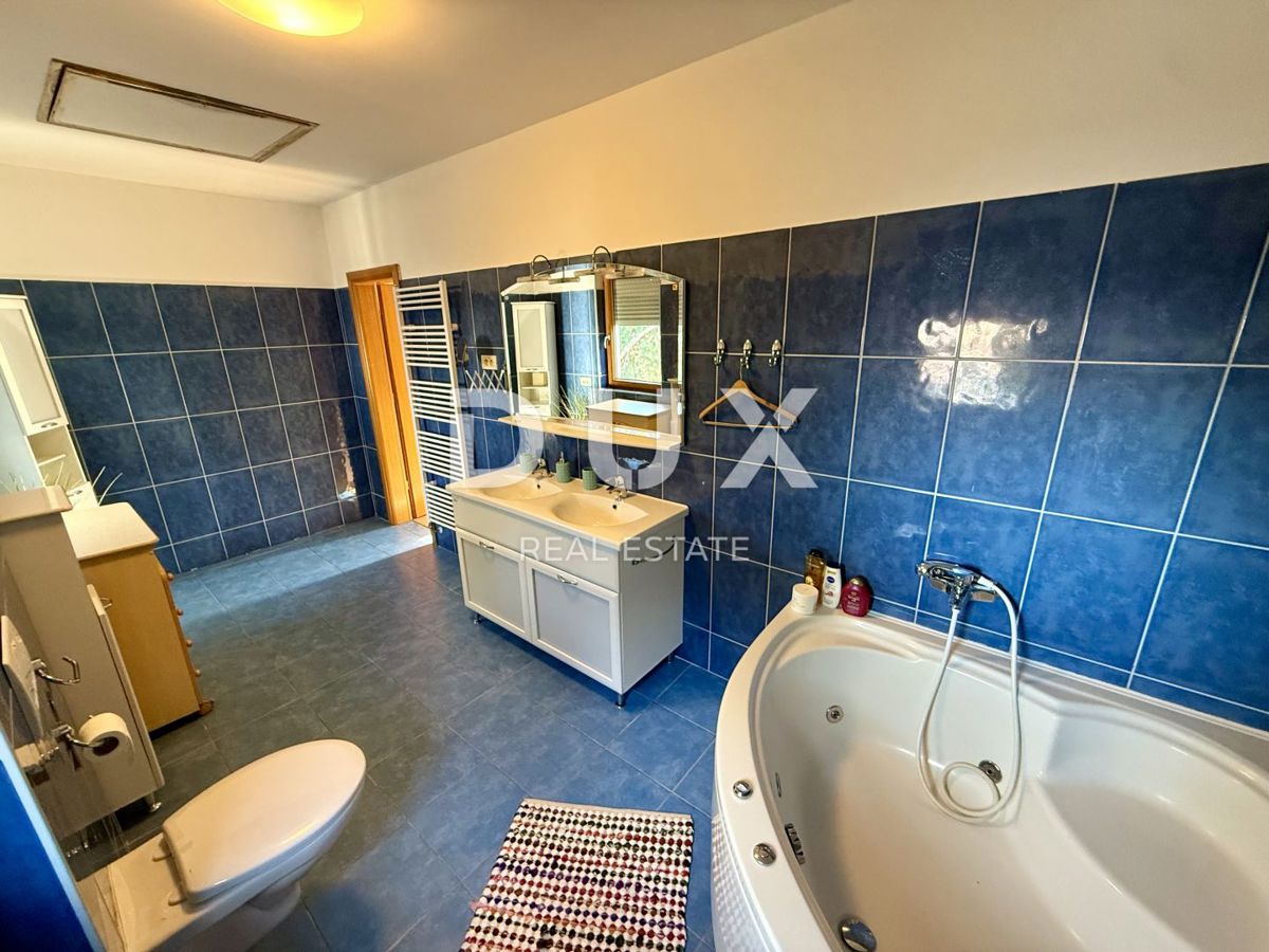ZAGABRIA, TRSJE - Lussuosa casa familiare con piscina e vista panoramica