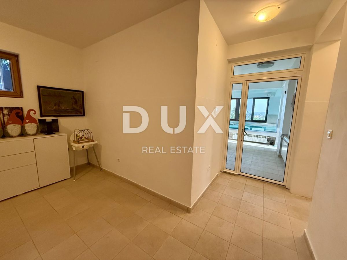 ZAGABRIA, TRSJE - Lussuosa casa familiare con piscina e vista panoramica