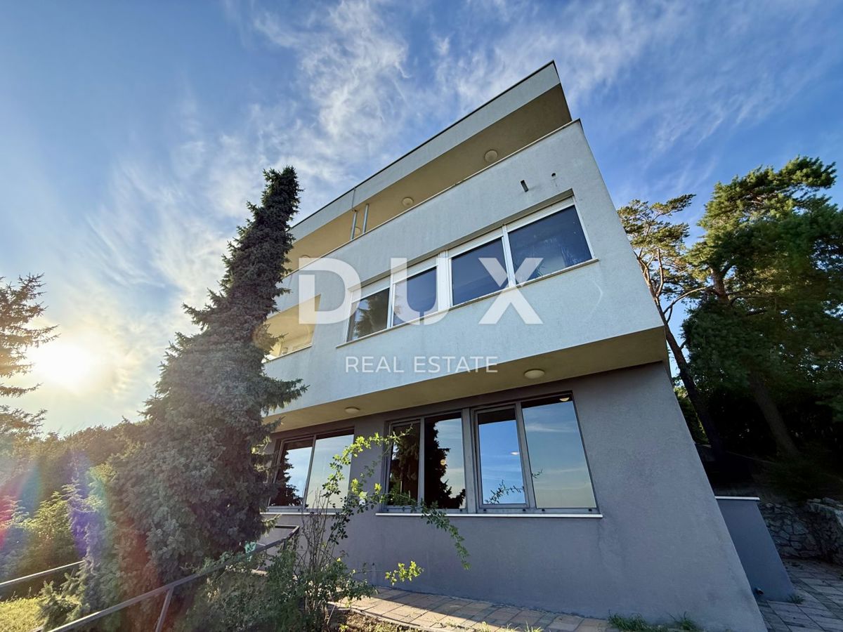 ZAGABRIA, TRSJE - Lussuosa casa familiare con piscina e vista panoramica