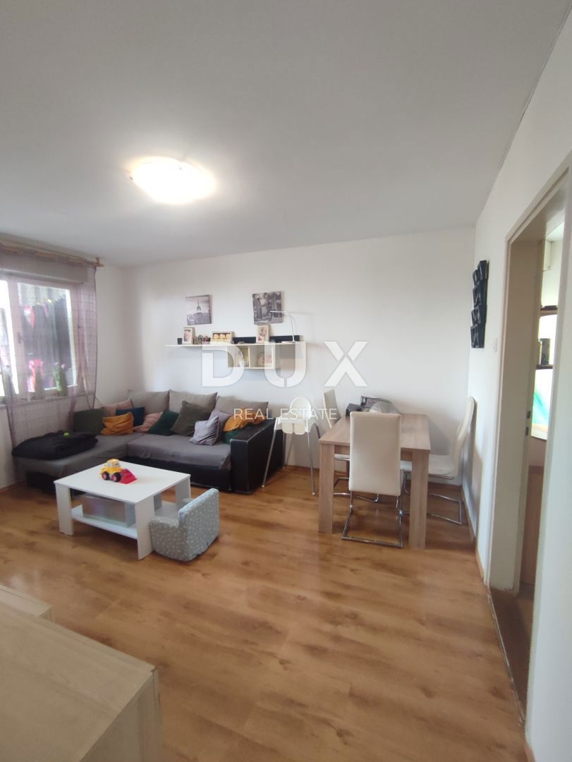POLA, VIDIKOVAC - 2 camere da letto + bagno. Appartamento al primo piano, pronto per essere abitato e ristrutturato, con ottima disposizione e potenziale.