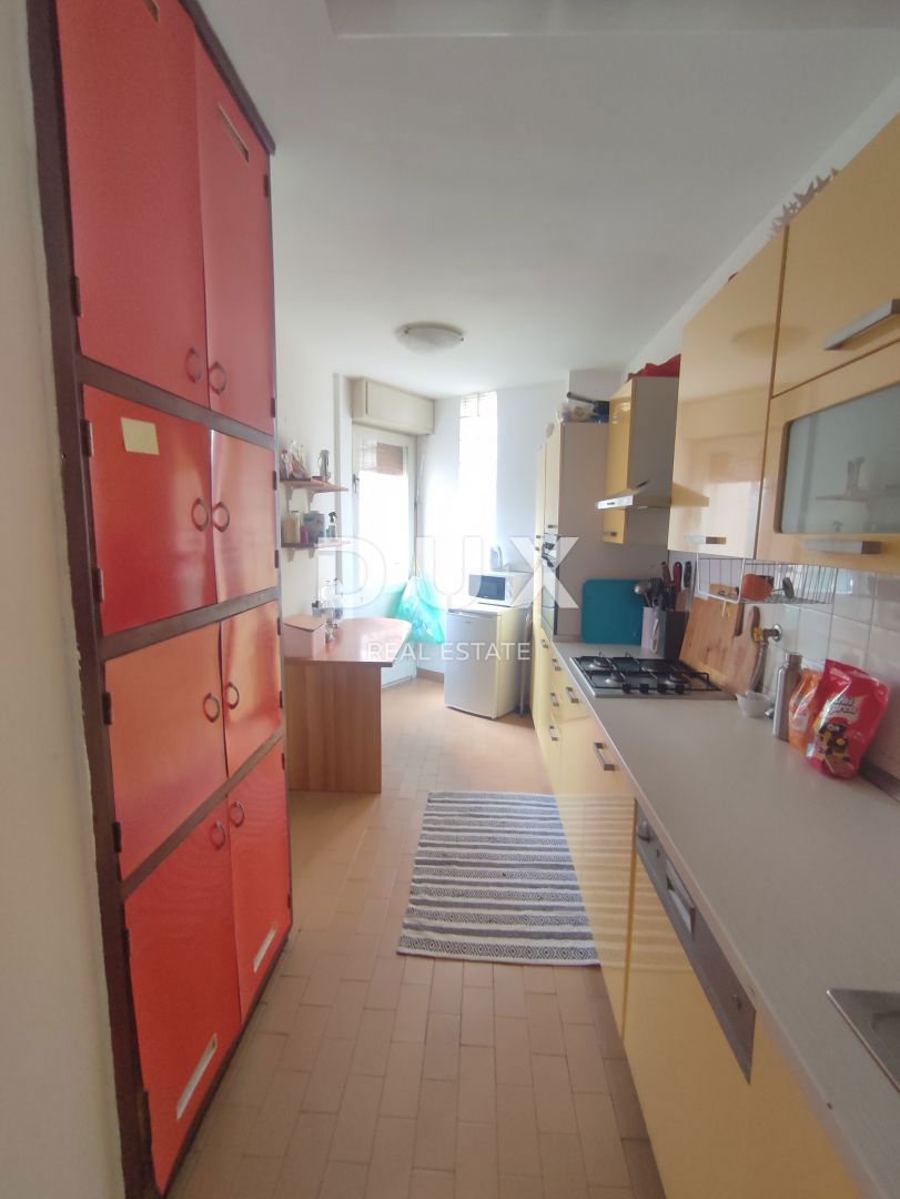 POLA, VIDIKOVAC - 2 camere da letto + bagno. Appartamento al primo piano, pronto per essere abitato e ristrutturato, con ottima disposizione e potenziale.