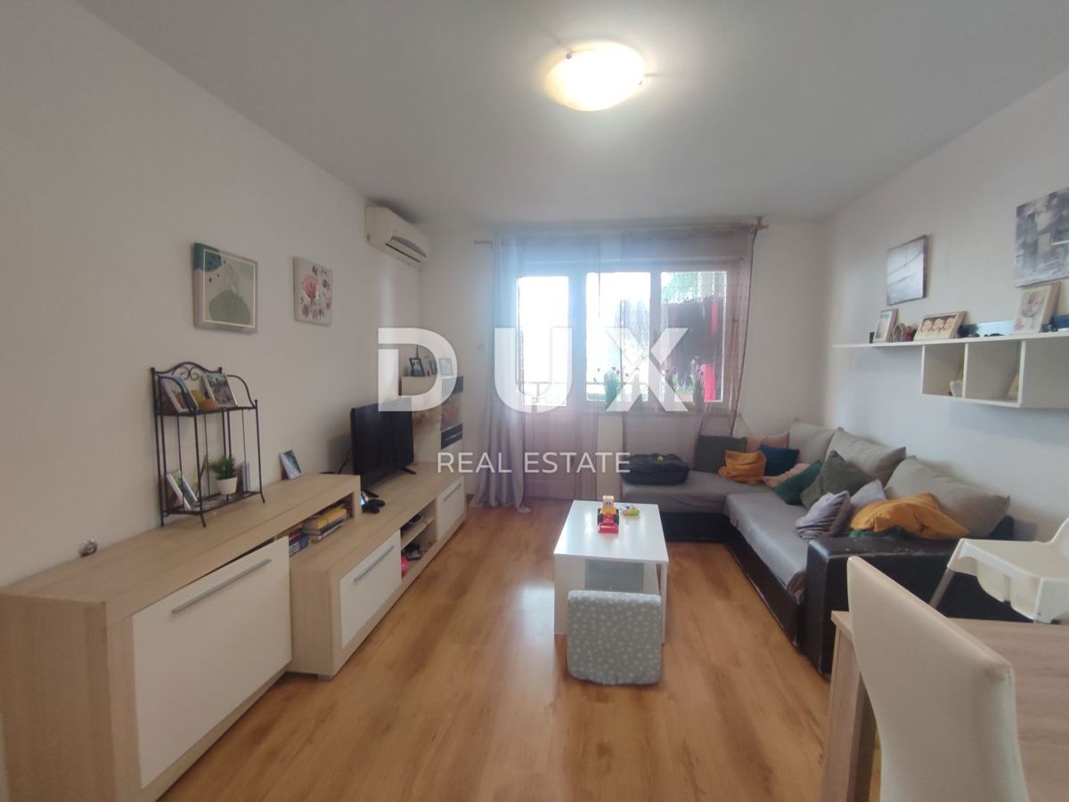 POLA, VIDIKOVAC - 2 camere da letto + bagno. Appartamento al primo piano, pronto per essere abitato e ristrutturato, con ottima disposizione e potenziale.
