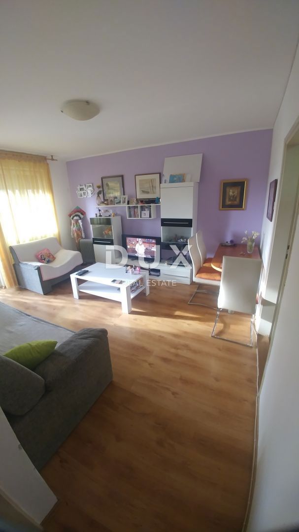 POLA, VIDIKOVAC - 2 camere da letto + bagno. Appartamento al primo piano, pronto per essere abitato e ristrutturato, con ottima disposizione e potenziale.
