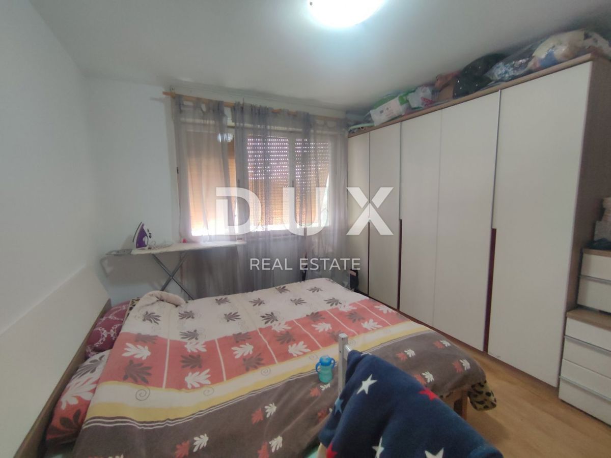 POLA, VIDIKOVAC - 2 camere da letto + bagno. Appartamento al primo piano, pronto per essere abitato e ristrutturato, con ottima disposizione e potenziale.