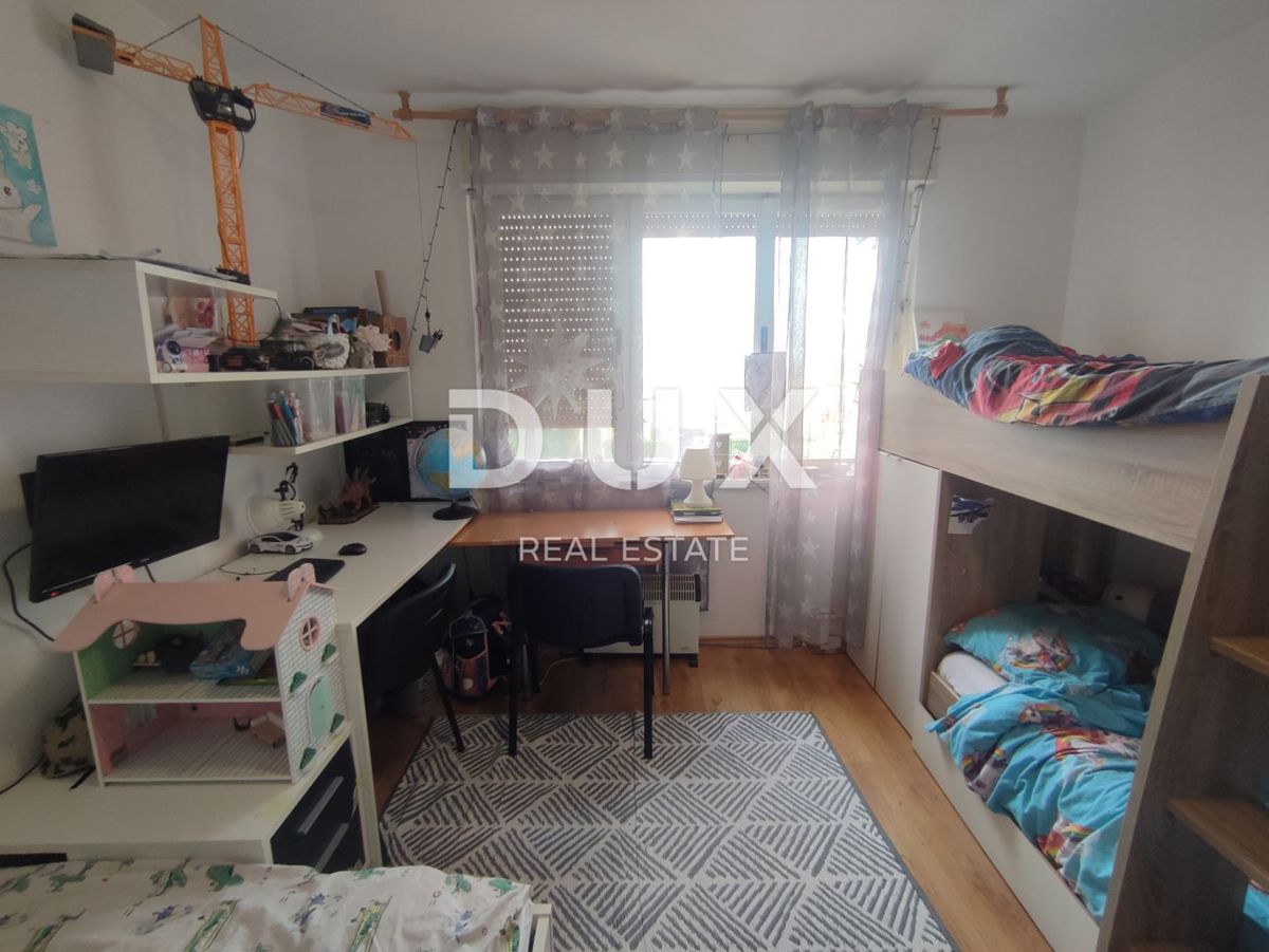 POLA, VIDIKOVAC - 2 camere da letto + bagno. Appartamento al primo piano, pronto per essere abitato e ristrutturato, con ottima disposizione e potenziale.