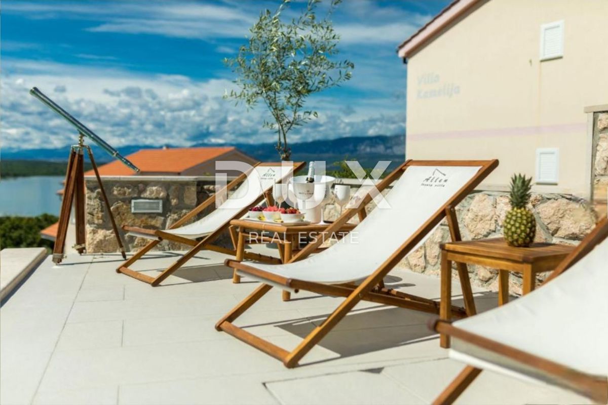 ISOLA DI KRK, KLIMNO - appartamento in villa 61m2, DB+2S, 1° piano, con splendida vista sul mare e sulla piscina - S4