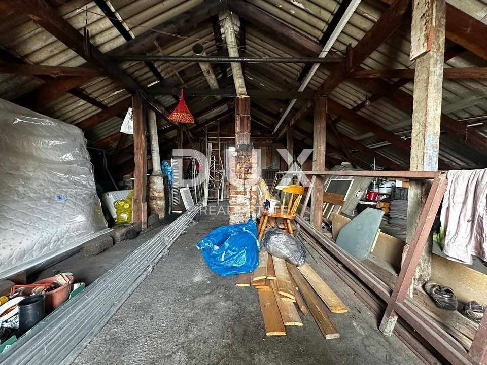 ZAGABRIA, LUŽAN – Casa con potenziale, ampio giardino e servizi aggiuntivi