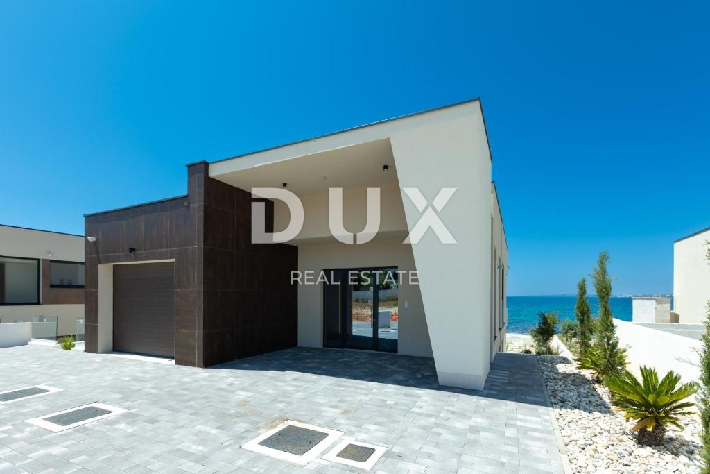 ZADAR, ZATON - villa prima fila al mare