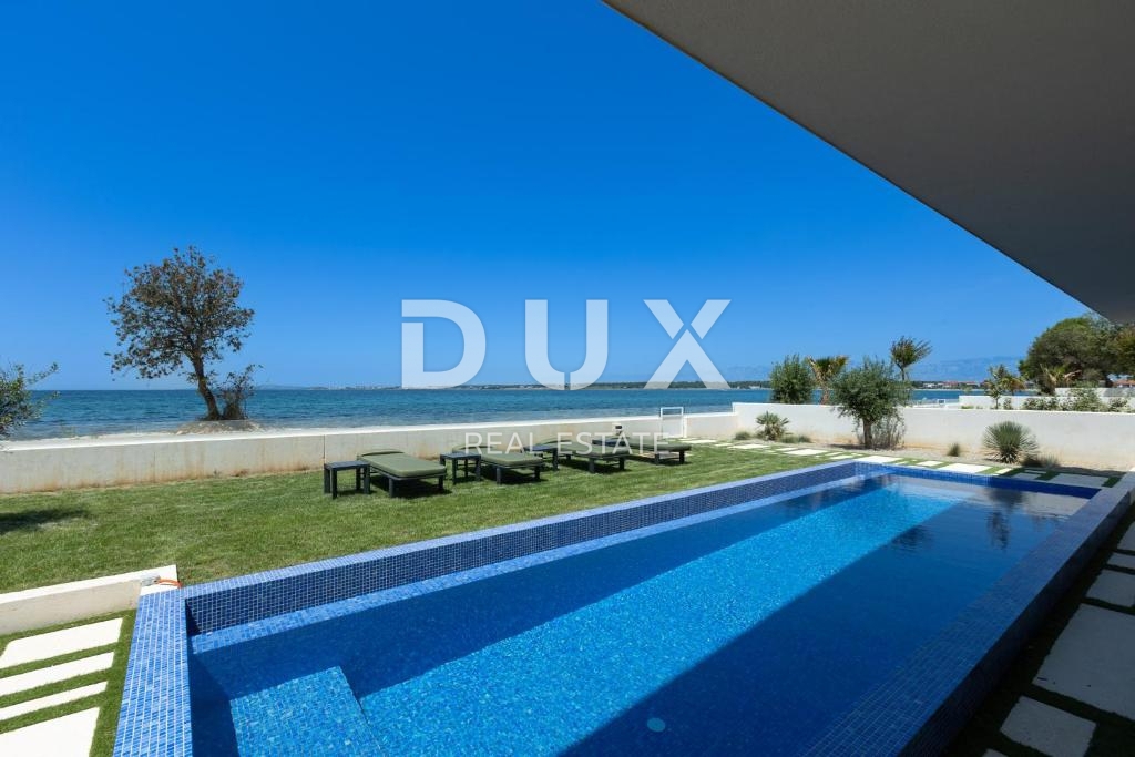 ZADAR, ZATON - villa prima fila al mare