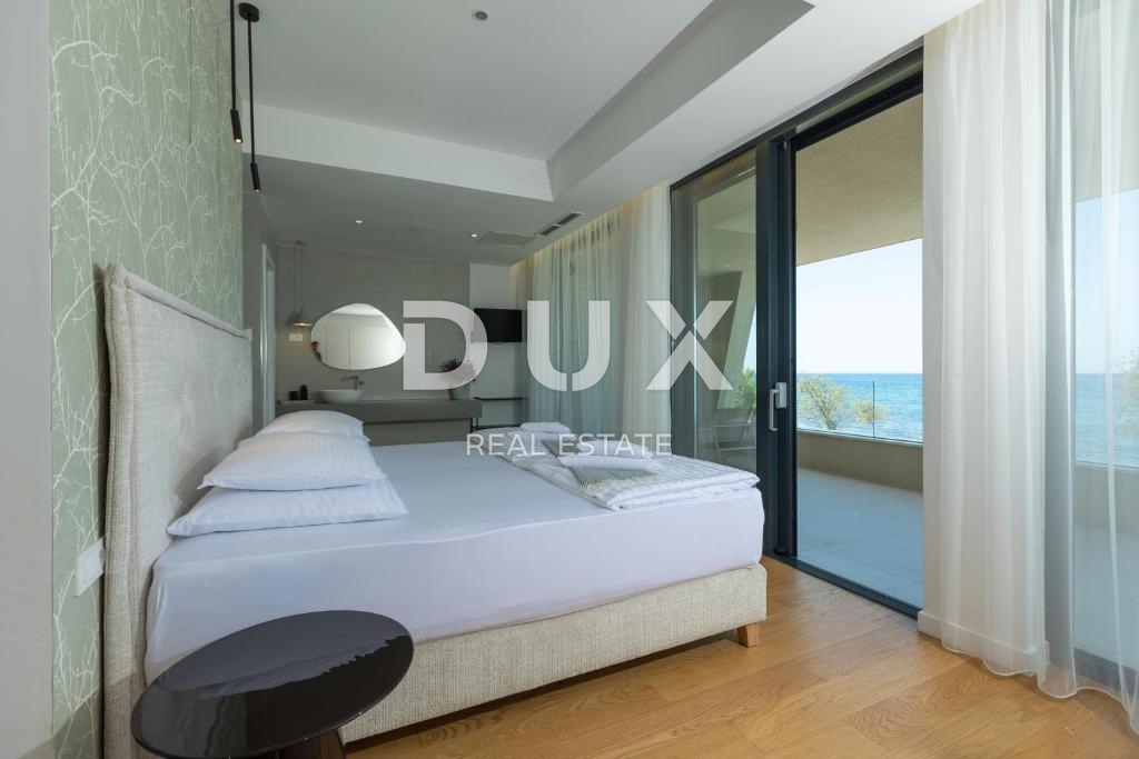 ZADAR, ZATON - villa prima fila al mare