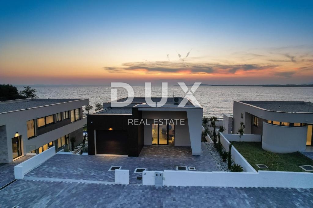 ZADAR, ZATON - villa prima fila al mare