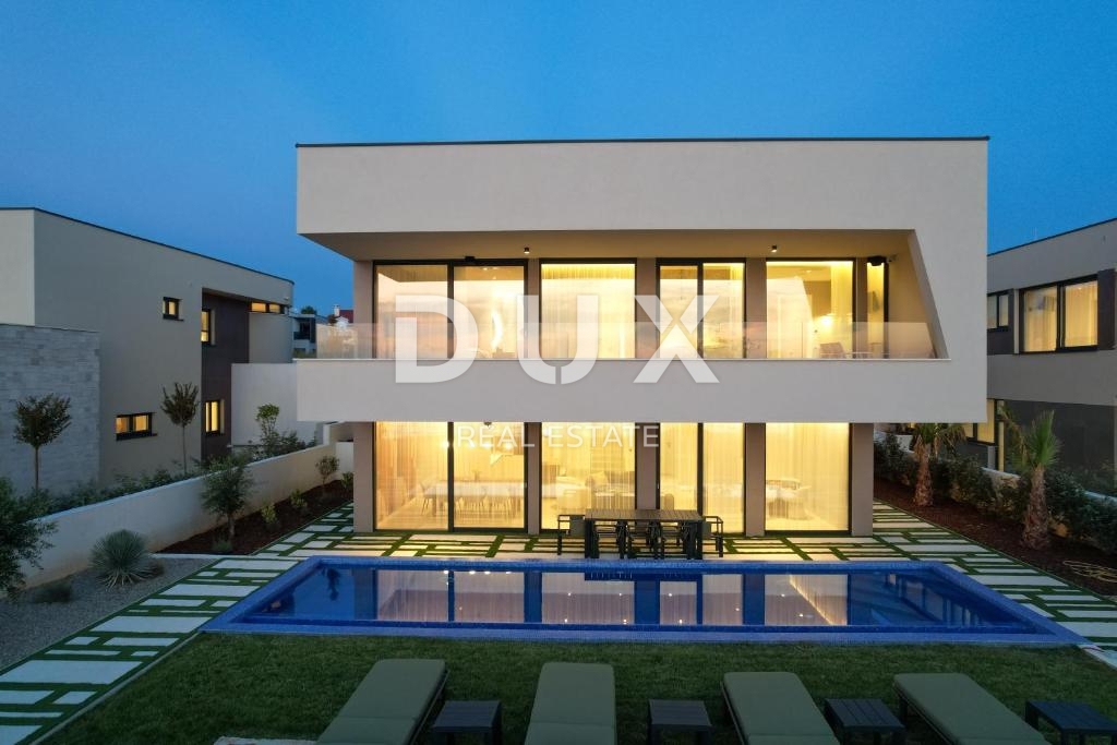ZADAR, ZATON - villa prima fila al mare