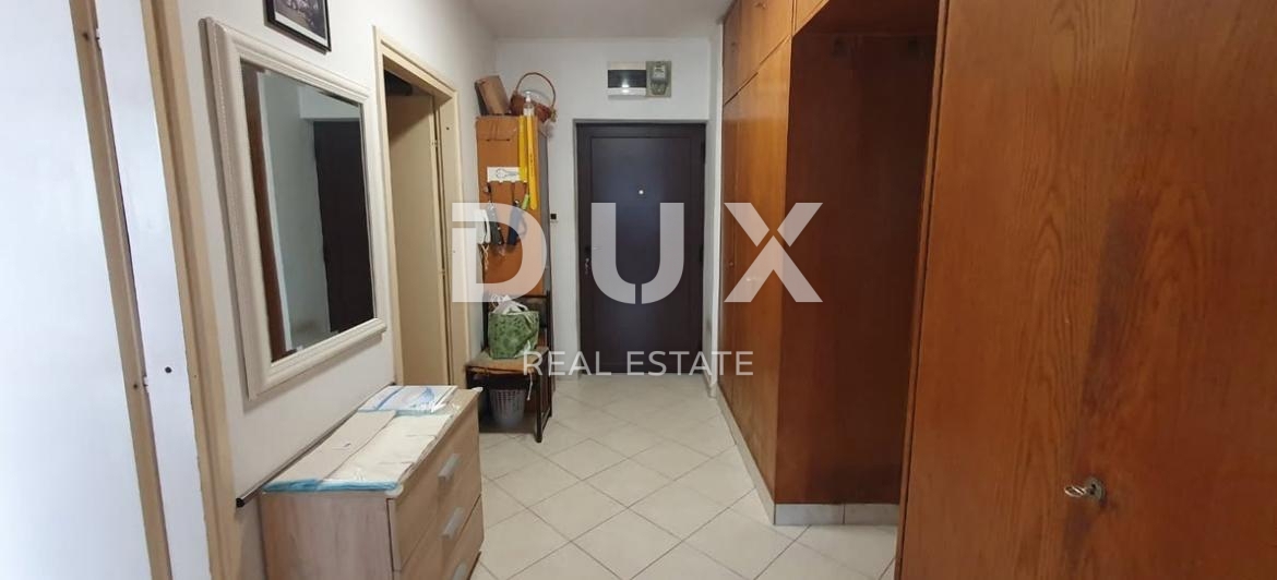 RIJEKA, CRIMEA - Spazioso e luminoso appartamento con 2 camere da letto e letto matrimoniale, vista mare e ottima posizione!!