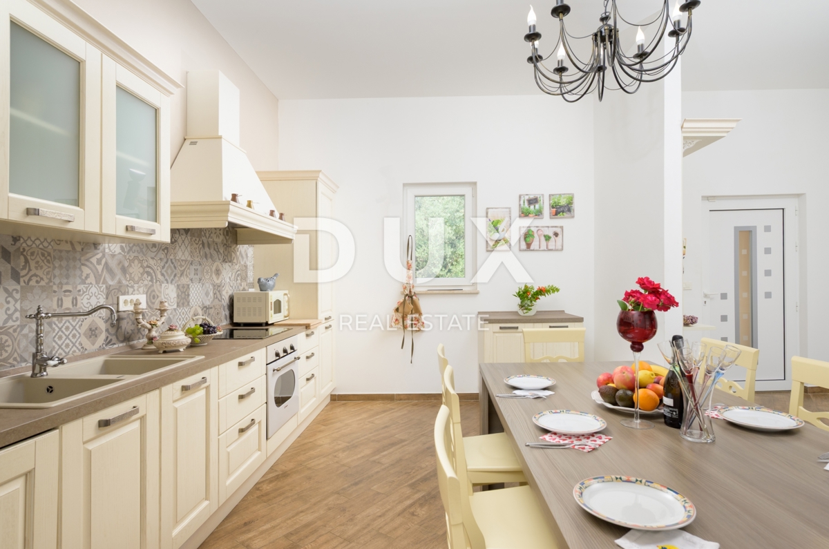 ISTRIA, SVETVINČENAT - Villa moderna in un'ottima posizione